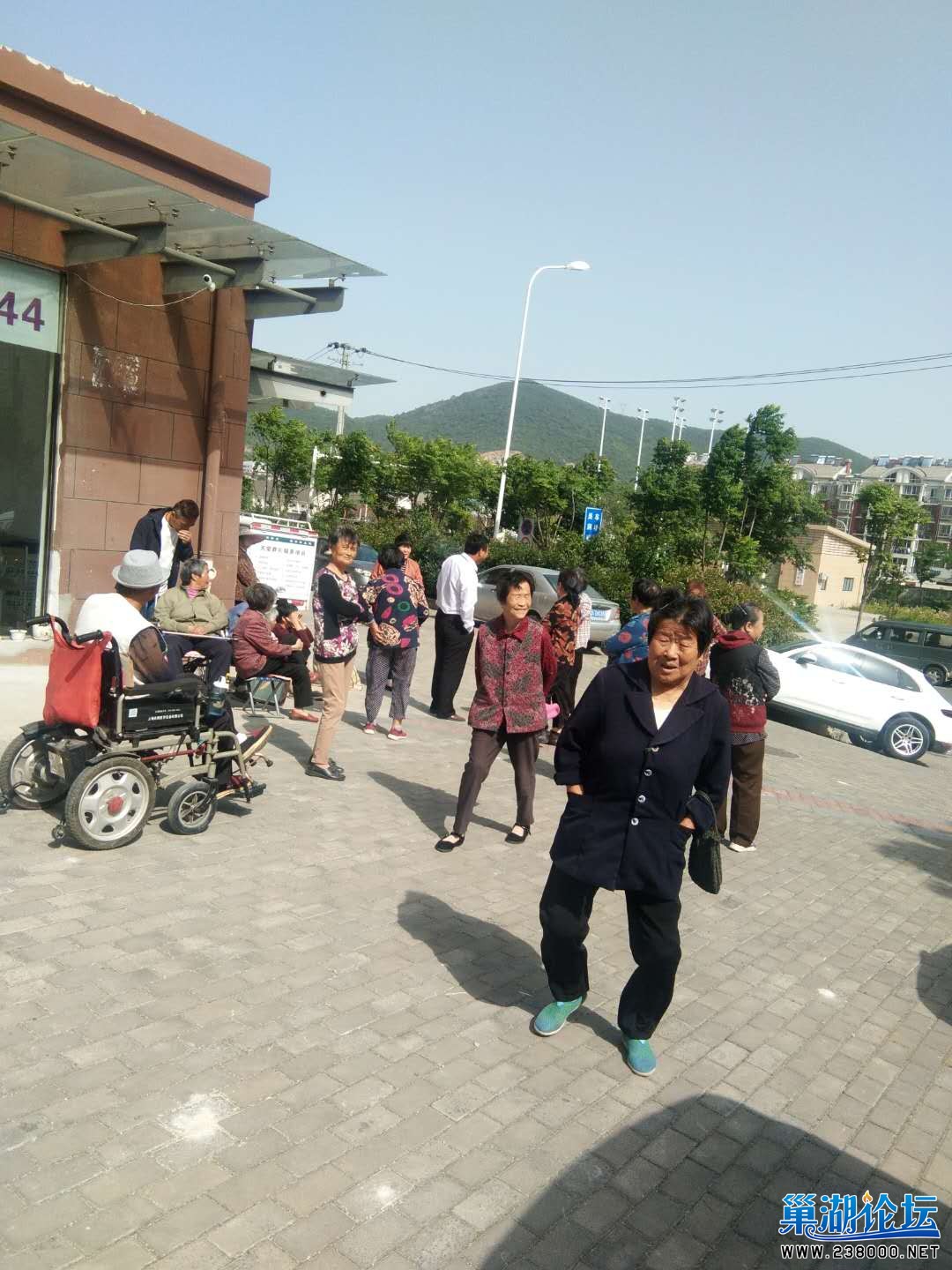 为了孩子们的爷爷奶奶