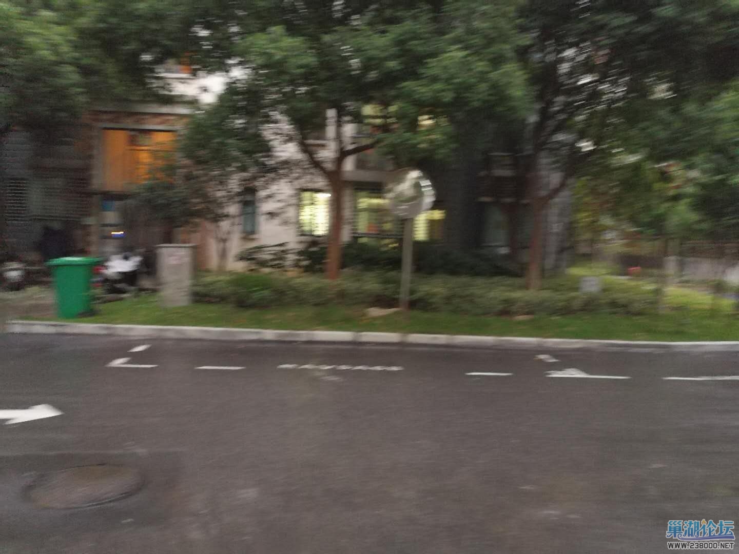 弯道也画车位
