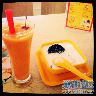 木瓜汁+黑糯米白雪甜甜